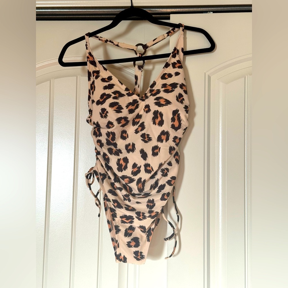 Sol Kona One Piece Medium Coverage Womens Swim Suit M BNWT